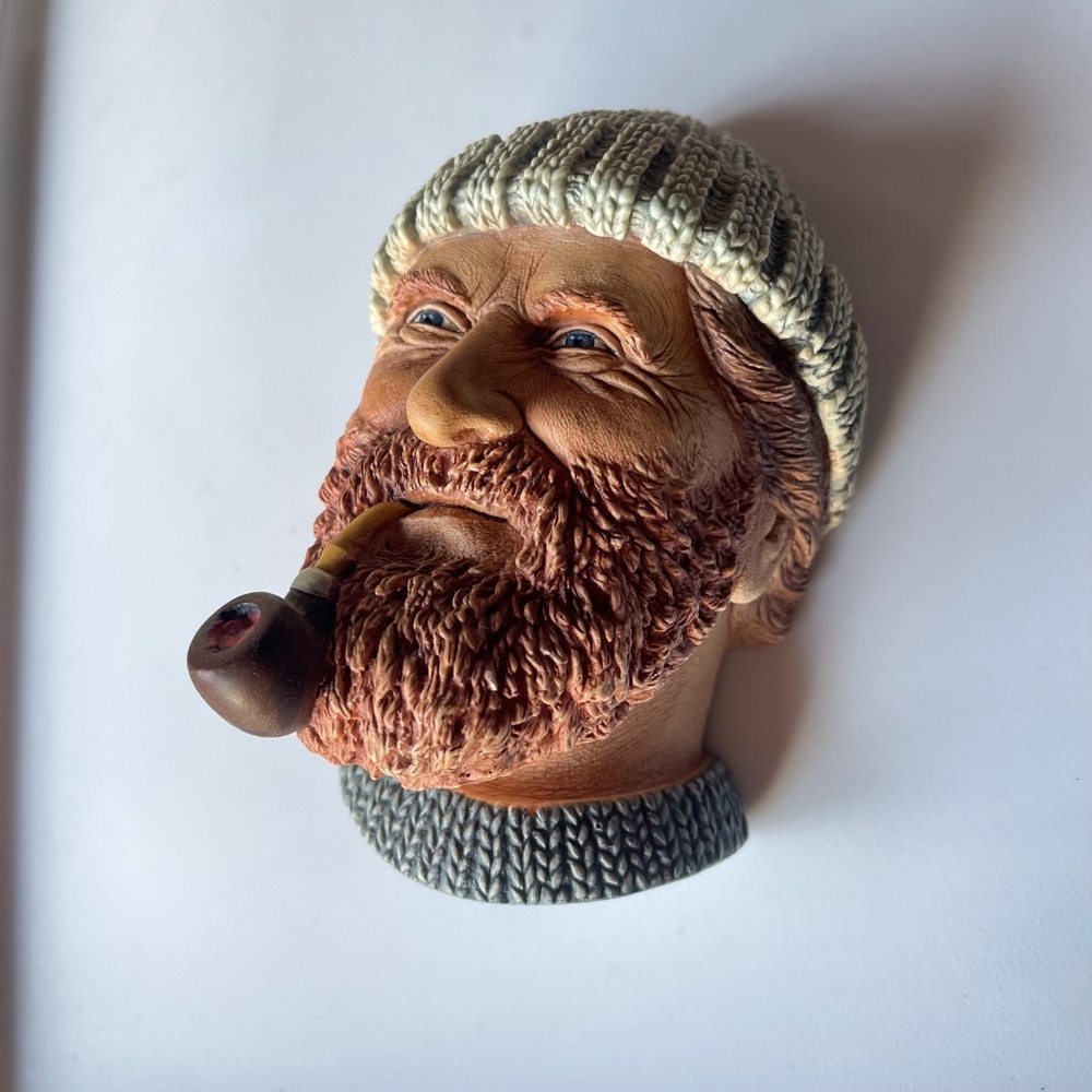 Bossons Chalkware Head Fisherman with Pipe and Stocking - Picture 9 of 9
